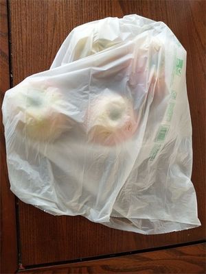 OEMの生物分解性の野菜は11mic生物分解性の農産物袋を袋に入れる